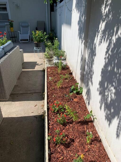 3 Bedroom Duplex W Large Backyard Apartamento