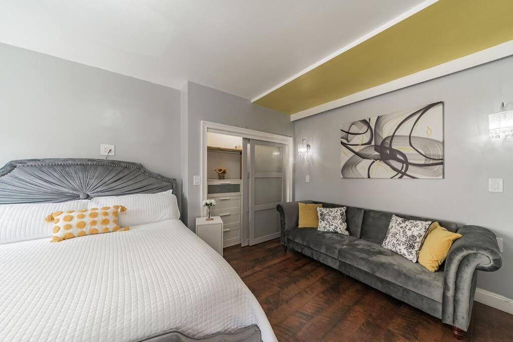 Apartamento 3 Bedroom Duplex W Large Backyard *