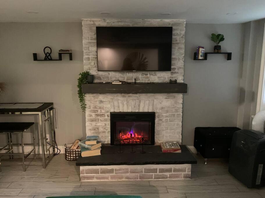 Apartamento 3 Bedroom Duplex W Large Backyard *