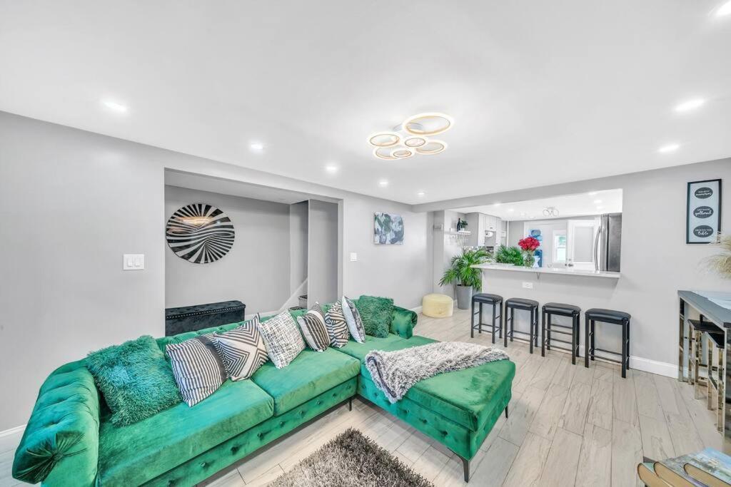 3 Bedroom Duplex W Large Backyard * Nova York