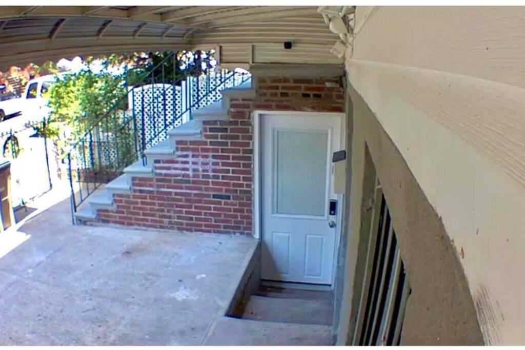 Apartamento 3 Bedroom Duplex W Large Backyard *